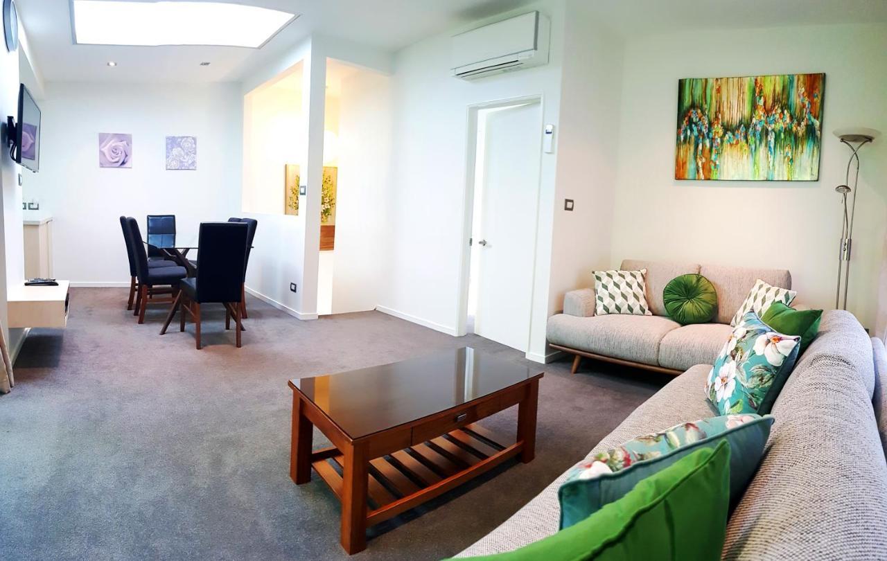 St James Apartments Куийнстаун Екстериор снимка