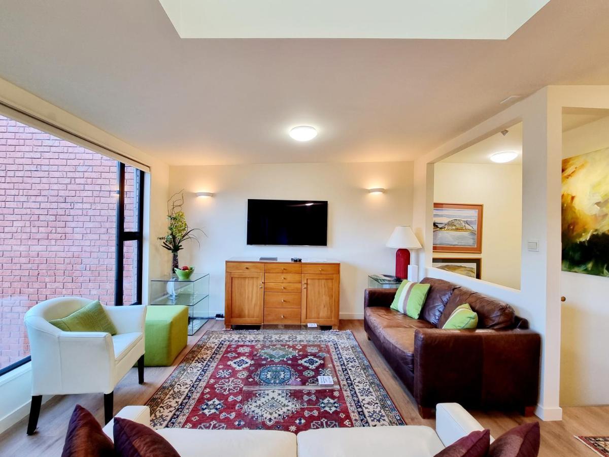 St James Apartments Куийнстаун Екстериор снимка