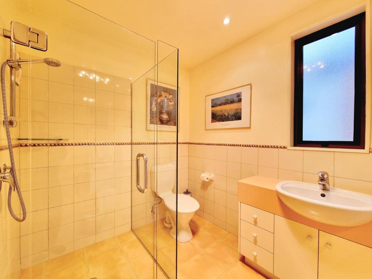 St James Apartments Куийнстаун Екстериор снимка
