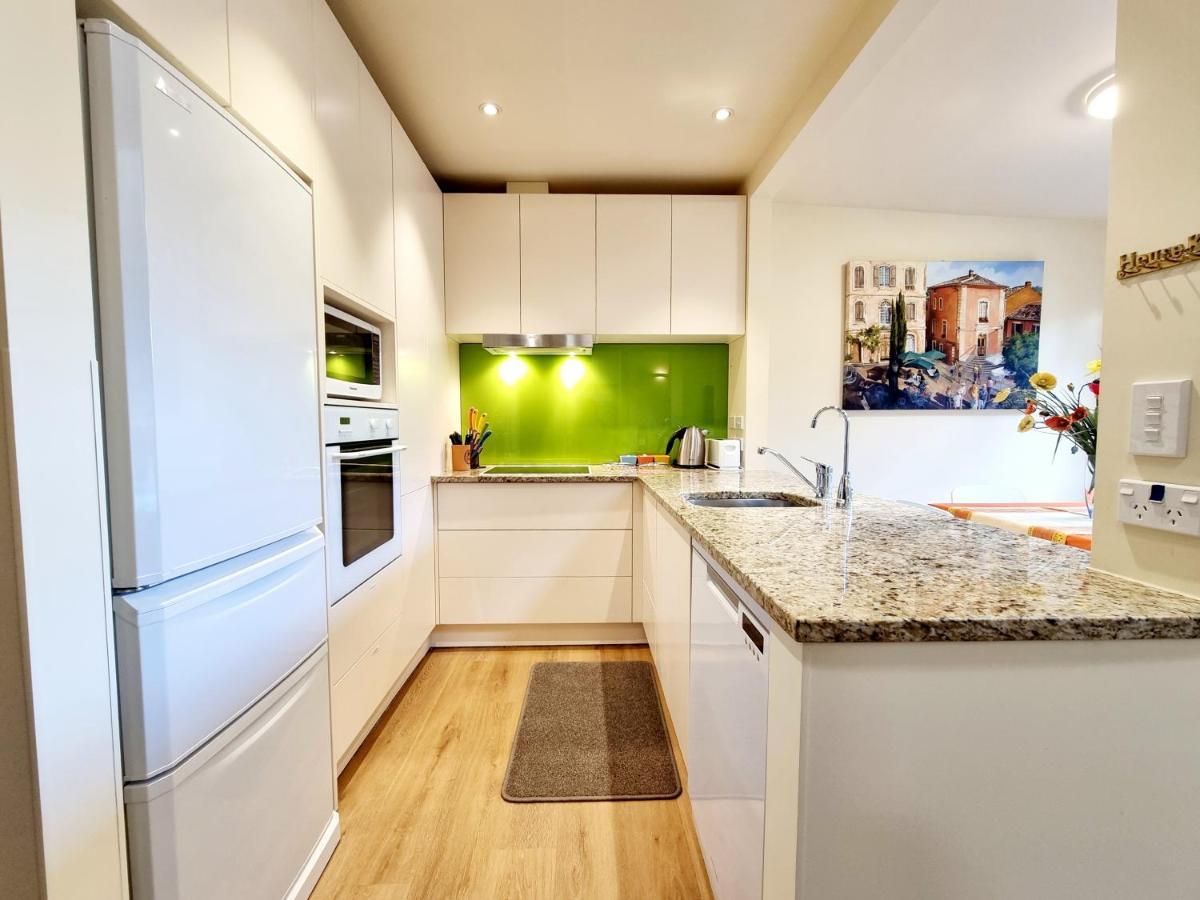 St James Apartments Куийнстаун Екстериор снимка