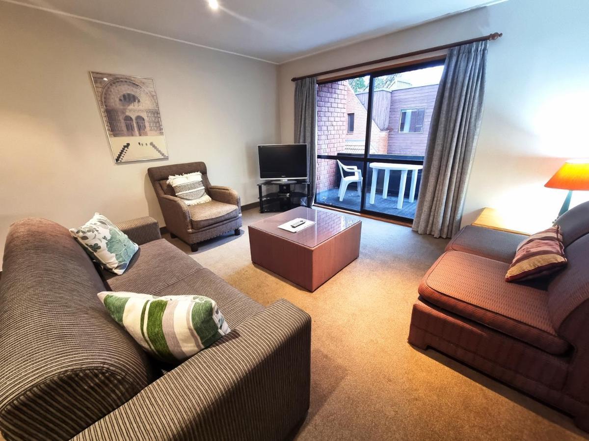 St James Apartments Куийнстаун Екстериор снимка