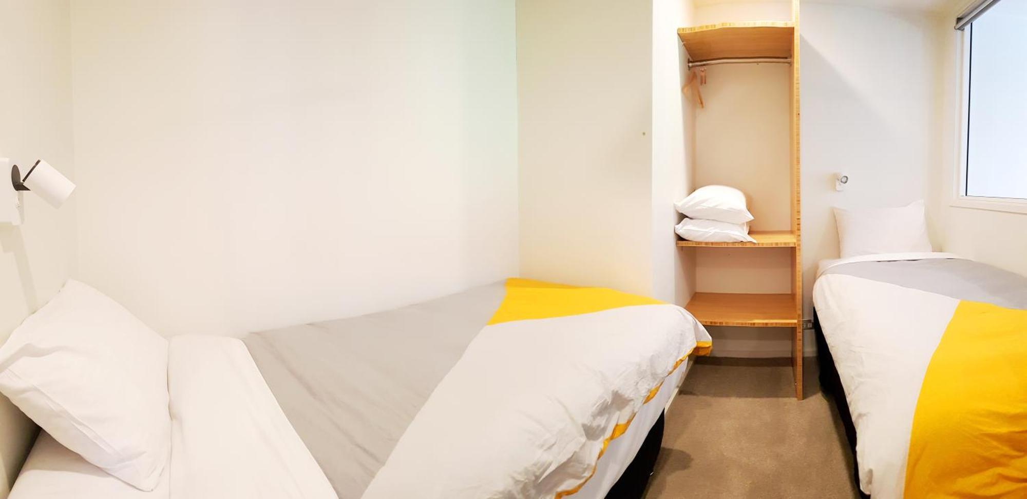 St James Apartments Куийнстаун Стая снимка