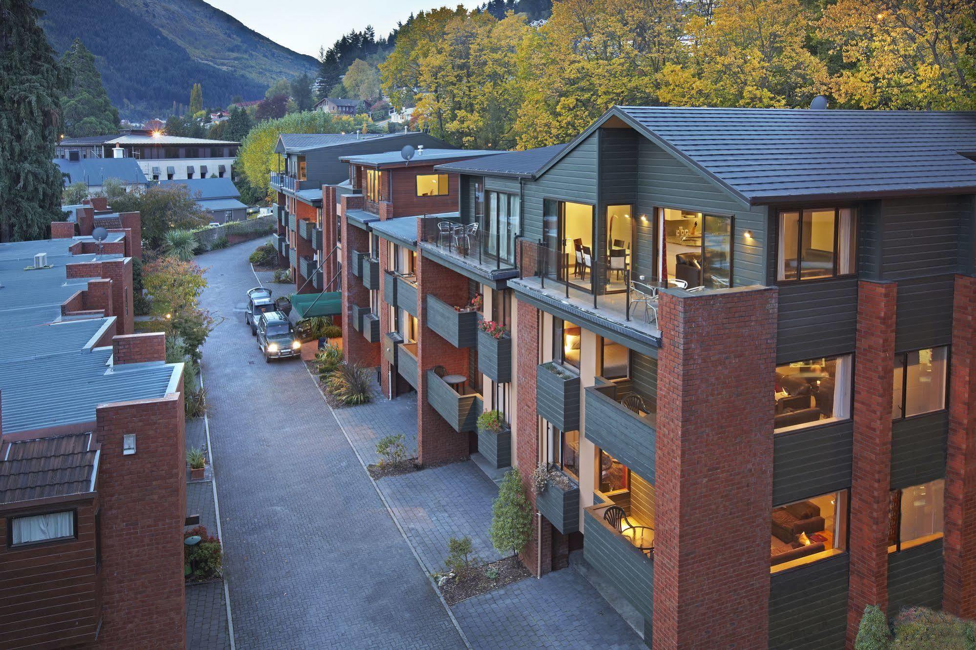 St James Apartments Куийнстаун Екстериор снимка