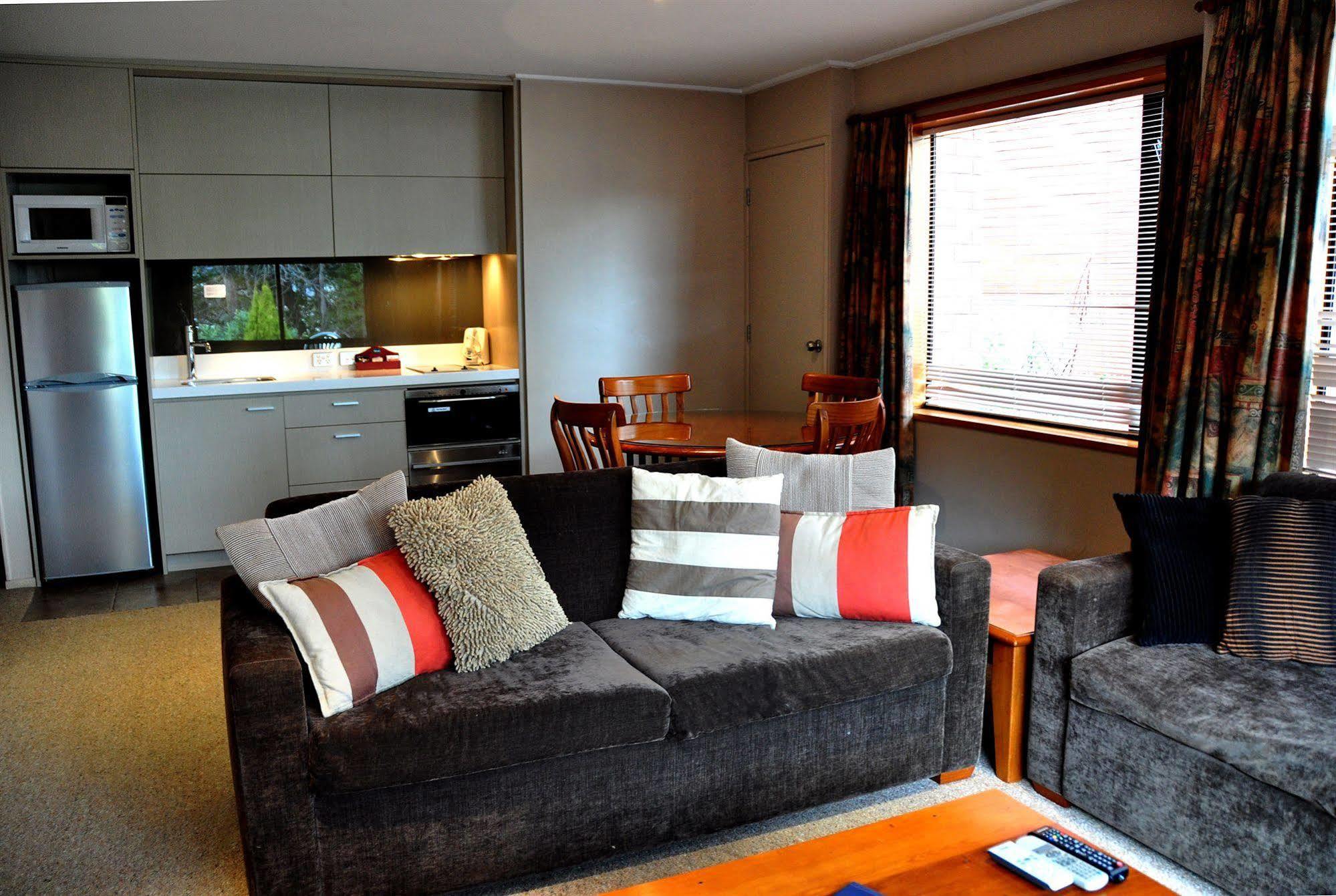 St James Apartments Куийнстаун Екстериор снимка