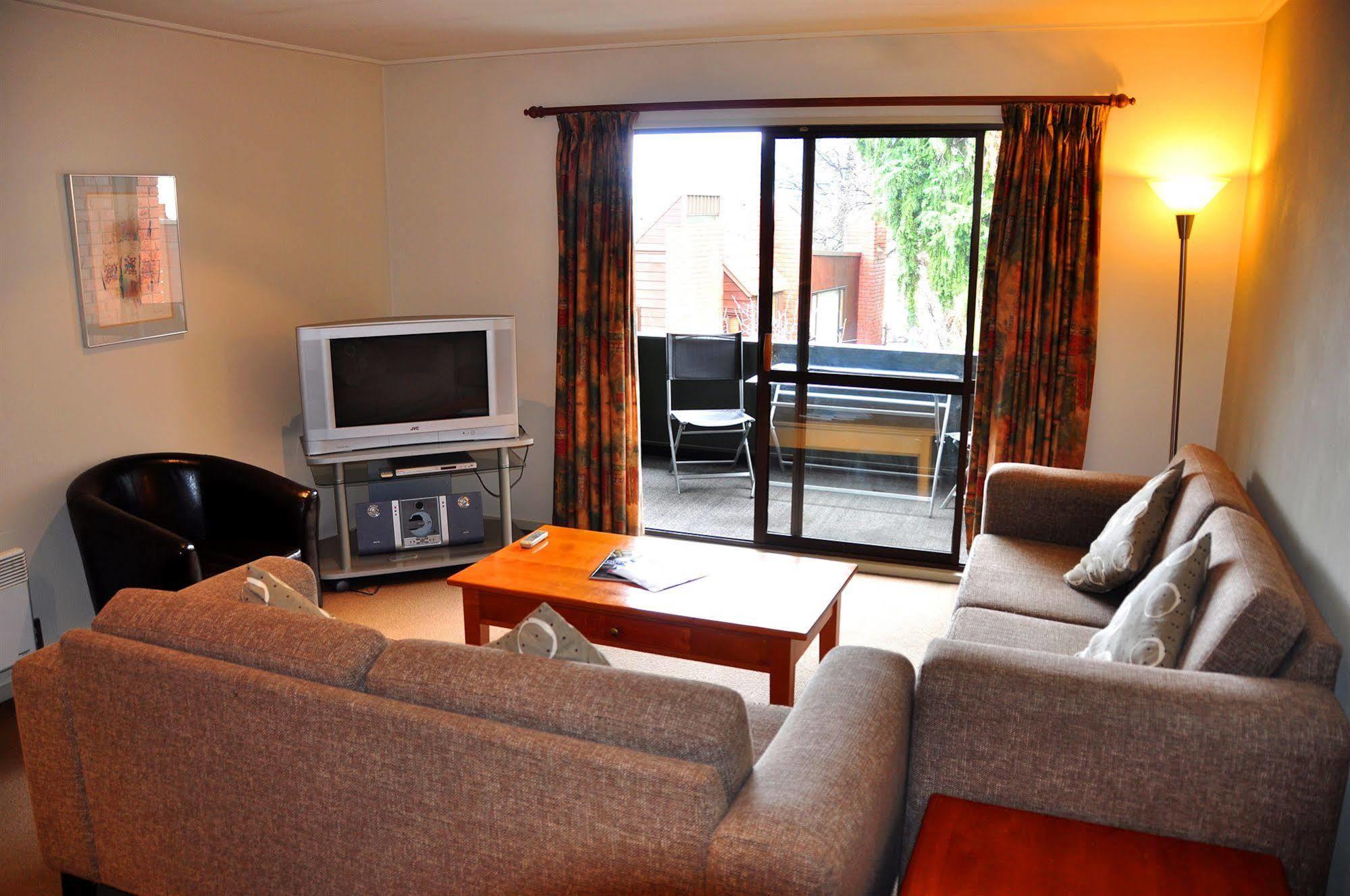 St James Apartments Куийнстаун Екстериор снимка