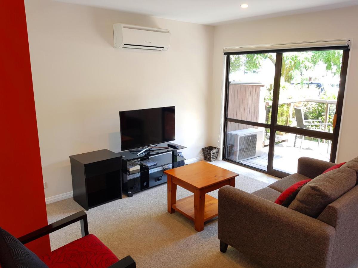 St James Apartments Куийнстаун Екстериор снимка